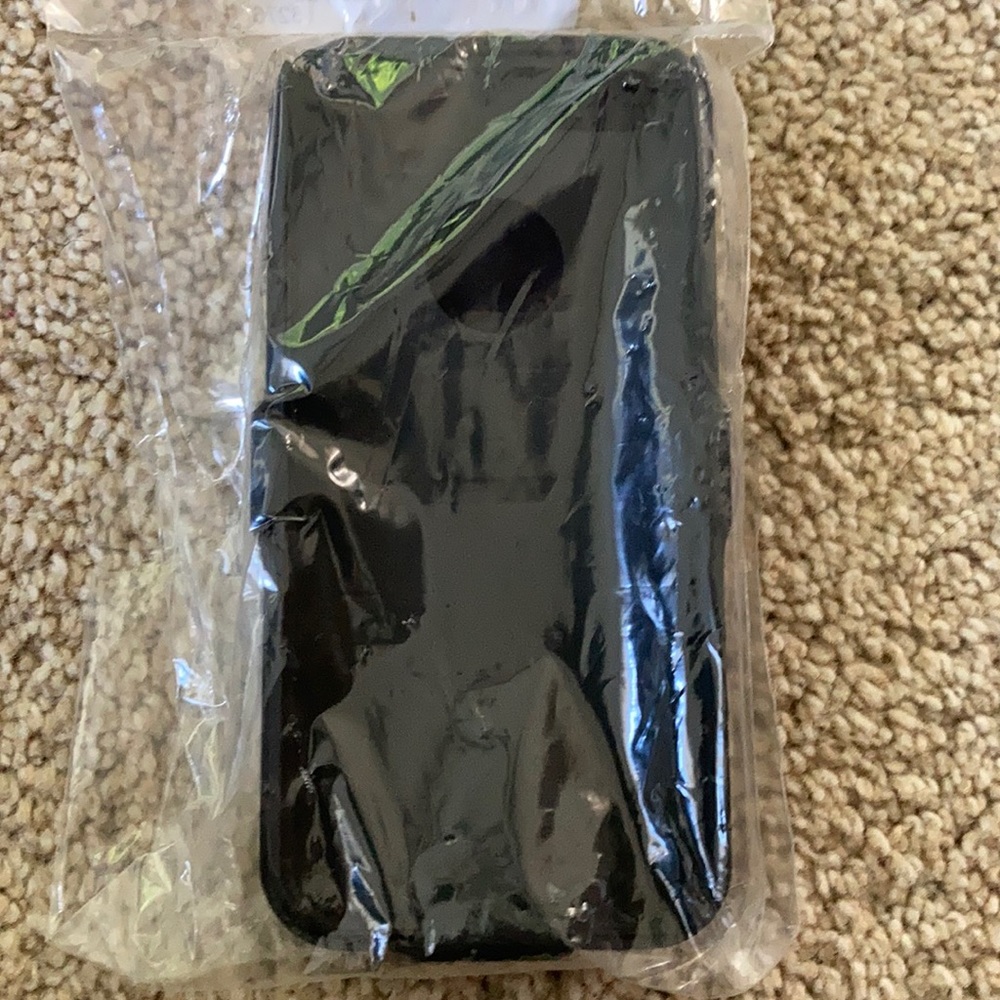 Car mount for iPhone 12 (small version)